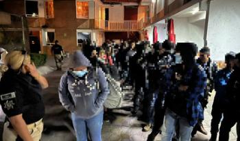 Rescata INM a 79 personas migrantes extranjeras hacinadas en cuartos de un hotel