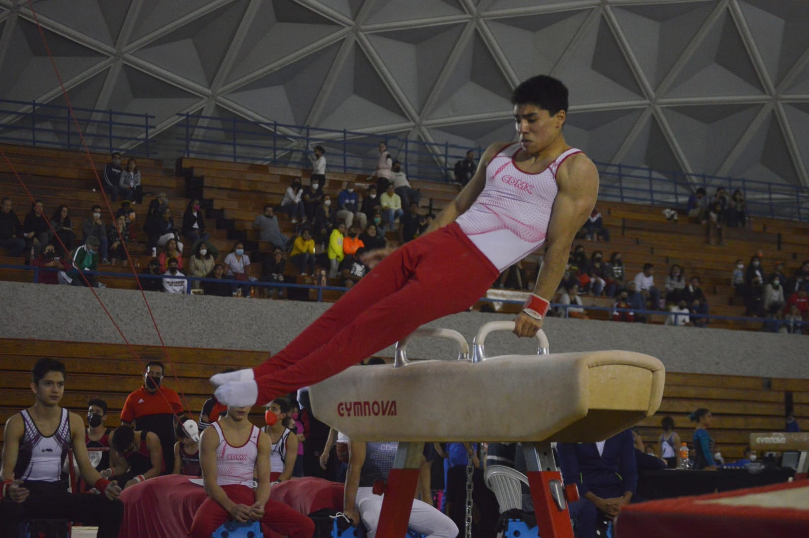 Gana el gimnasta Ricardo Torres los Juegos Infantiles, Juveniles y Paralímpicos de la Ciudad de México