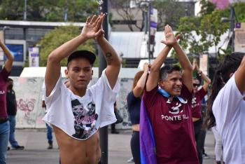 La comunidad LGBT+ "Baila Así" en la Glorieta del Metro Insurgentes