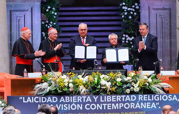 Signan la UNAM y el Estado Vaticano Carta de Intención 