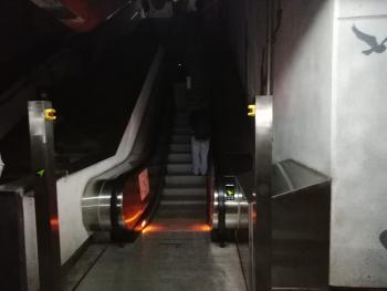 Historias en el metro - A media luz