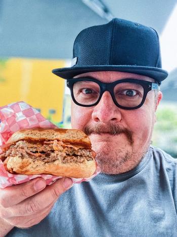 "Burgerman" regresa para celebrar el Día de la Hamburguesa