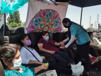 Apapacha la Alcaldía Iztapalapa a las mamás con spa y terapias relajantes en el parque Cuitláhuac 