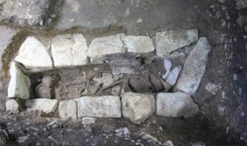 Resguarda INAH el entierro de una mujer prehispánica descubierto en la Zona Arqueológica de Palenque