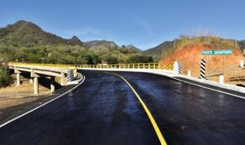 Durante la temporada de lluvias extreme precauciones al transitar por las carreteras del país