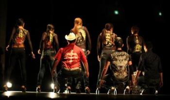 La compañía SinLuna Danza Punk crea montajes que buscan reflejar la cultura de las comunidades fronterizas