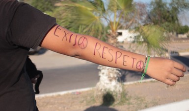 Jóvenes del Semillero creativo en Empalme, Sonora, se manifiestan a favor del respeto y los derechos de la comunidad LGBTTTIQ+