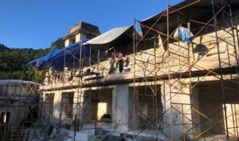 La cubierta del Palacio de Palenque estuvo pintada en color rojo, confirman restauradores