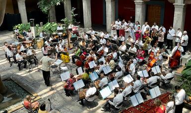 La Orquesta Típica de la Ciudad de México en el jardín sonoro de la Fonoteca Nacional