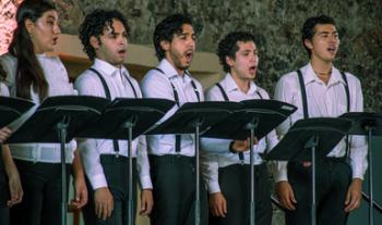 El Ensamble Escénico Vocal presentará el programa musical “Encuentro entre dos mundos”