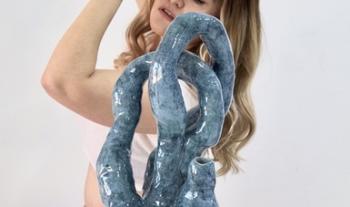 A través de la danza, la escultura y la pintura Constanza Fregoso invita a la reflexión sobre la salud femenina