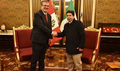Canciller Marcelo Ebrard se reúne en Perú con el presidente Pedro Castillo