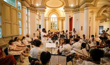 Niñas y niños del Semillero creativo de música de Mérida llenaron el Palacio Cantón con obras de Liszt, Beethoven y Bizet