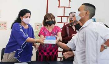 La Secretaría de Cultura federal dona libros del Chilam Balam en maya peninsular al Sistema Estatal de Bibliotecas de Yucatán