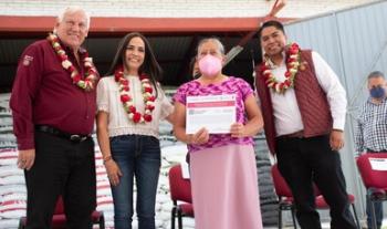 Inicia Agricultura entrega de fertilizante gratuito a 30 mil agricultores de Puebla
