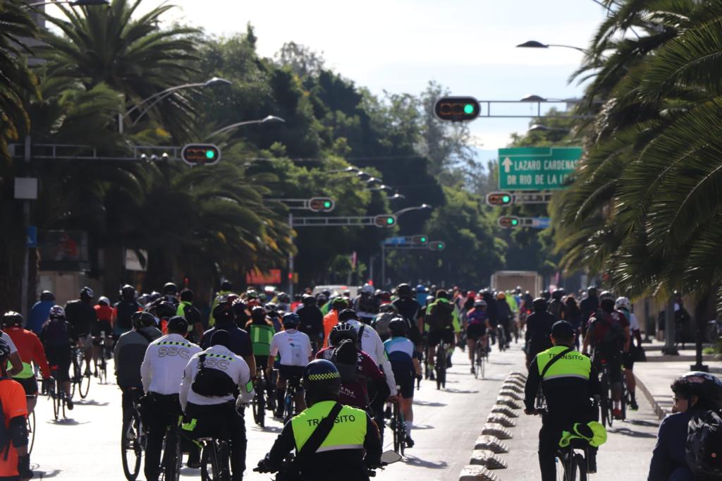 Recorren ciclistas parte de la ruta del Maratón Ciudad de México Telcel 2022