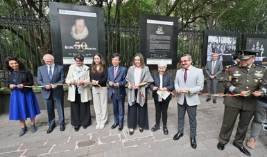  Se inaugura la exposición fotográfica sobre los 50 años del Festival Internacional Cervantino