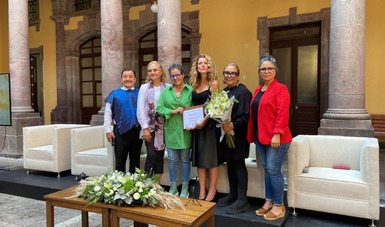Rita Girones Blanco es condecorada con el primer Premio Nacional de Dramaturgia escrita por Mujeres Incendia 2022