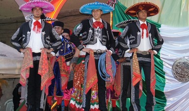 La Compañía de Danza Folklórica Mexicana C’Acatl presentará montaje dancístico de Puebla en el CCB