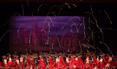 Celebra el Ballet Folklórico de México su 70 aniversario con Huapango en el Palacio de Bellas Artes