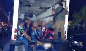 Rescata INM en Nuevo León a 82 personas migrantes transportadas en caja de refrigeración