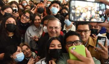 El canciller Marcelo Ebrard inaugura la X Feria del Libro de Relaciones Internacionales