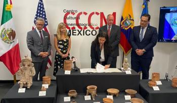 México entrega a Ecuador y El Salvador piezas prehispánicas recuperadas en Los Ángeles, California