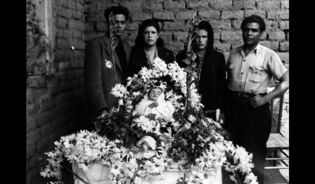 El Murep invita a la exposición fotográfica itinerante: Angelitos, una mirada al ritual de la muerte niña