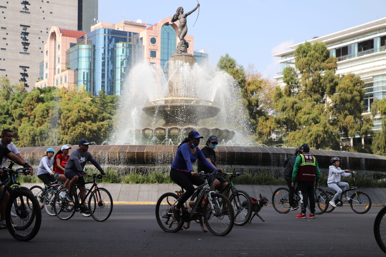 52 mil ciclistas, patinadores y corredores participan en Ciclotón de octubre