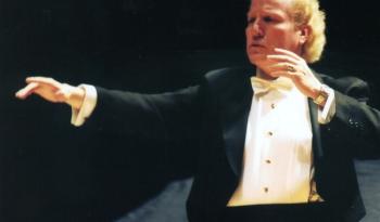 Presentarán libro con vivencias y aprendizajes del director de orquesta Enrique Arturo Diemecke