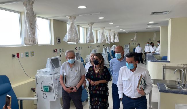 Con inversión por 33.2 mdp para equipamiento de la unidad de hemodiálisis, avanza federalización de servicios de salud en Guerrero