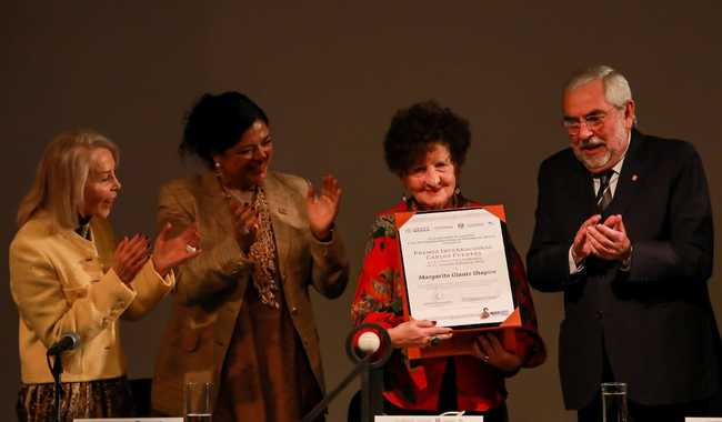 Margo Glantz recibió el Premio Internacional Carlos Fuentes a la Creación Literaria en el Idioma Español 2022