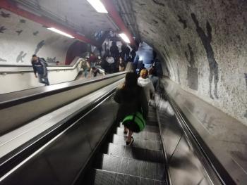 Historias en el Metro "A oscuras no me da risa" por Ricardo Burgos Orozco