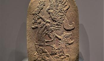 Obras mexicanas enriquecen al Met en la exposición “Las vidas de los dioses: La divinidad en el arte maya”