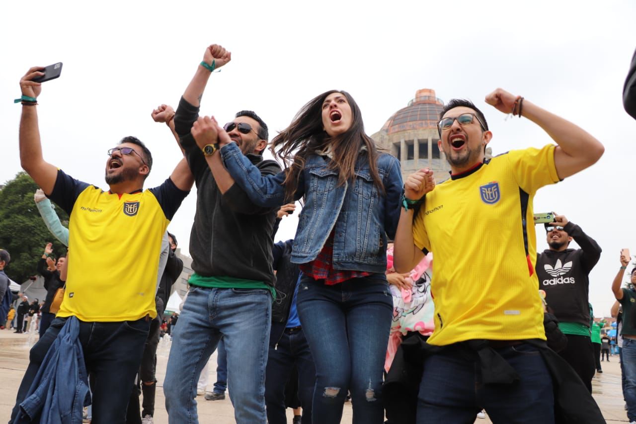 Inicia Corona FIFA Fan Festival en el Monumento a la Revolución