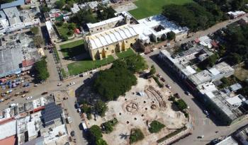 El Centro INAH Yucatán recupera vestigios arqueológicos mayas descubiertos en la plaza central de Oxkutzcab