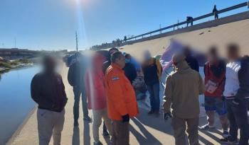 Asiste INM Chihuahua a personas migrantes extranjeras con visas por razones humanitarias y CURP