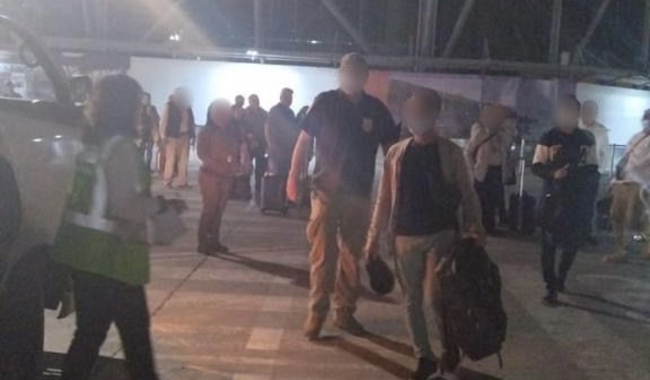 Ubica INM en aeropuerto de Monterrey a 62 personas extranjeras irregulares en vuelo comercial