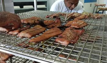 Ahumado de productos pesqueros, práctica con amplio potencial comercial: Agricultura