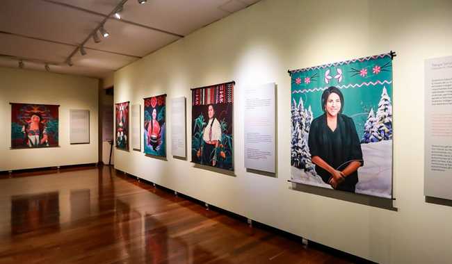 La exposición “Miradas originarias” muestra a destacadas defensoras de pueblos indígenas de México y Canadá