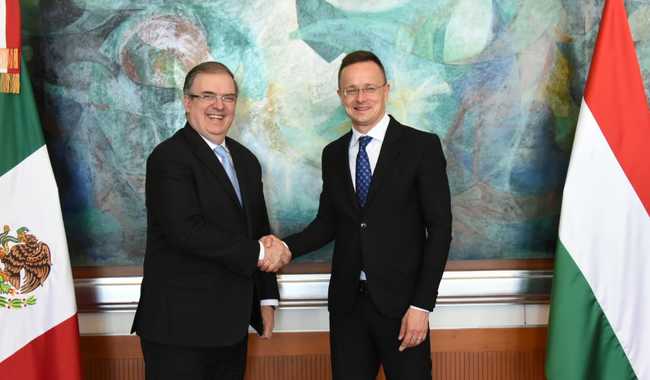 El secretario Ebrard recibe al ministro de Asuntos Exteriores y Comercio Exterior de Hungría