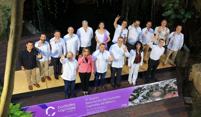 El canciller Ebrard ofrece respaldo a alcaldes de 15 entidades de la República Mexicana