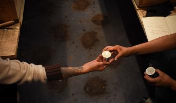 Quemar los campos: una obra teatral que aborda el feminicidio en México