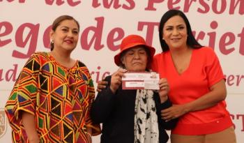 Inversión social en la Ciudad de México: entrega de Tarjetas para el Bienestar a derechohabientes de la Pensión para el Bien