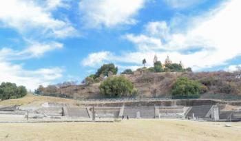 Avances en la recuperación de la escalinata del Pocito en Cholula, Puebla.