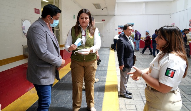 Autoridades del INM reciben al cónsul general de Colombia en México en la Estación Migratoria 'Las Agujas'