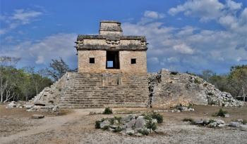 Equinoccio de Primavera 2023: Dzibilchaltún recibe visitantes para admirar el fenómeno arqueoastronómico