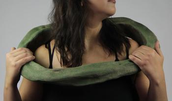 Artista Gabriela Hijar Soto fusiona escultura y música en innovador proyecto "Hacia la musicorporalidad"
