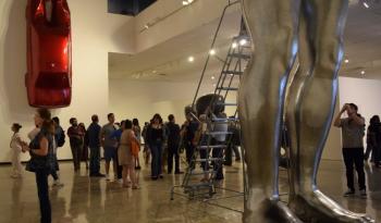 Artista checoslovaco David Černý inaugura su muestra "Rebelión" en el Centro Cultural Tijuana