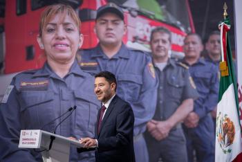 Martí Batres Celebra el Día de las y los Bomberos con Equipos de Protección Personal de Última Tecnología